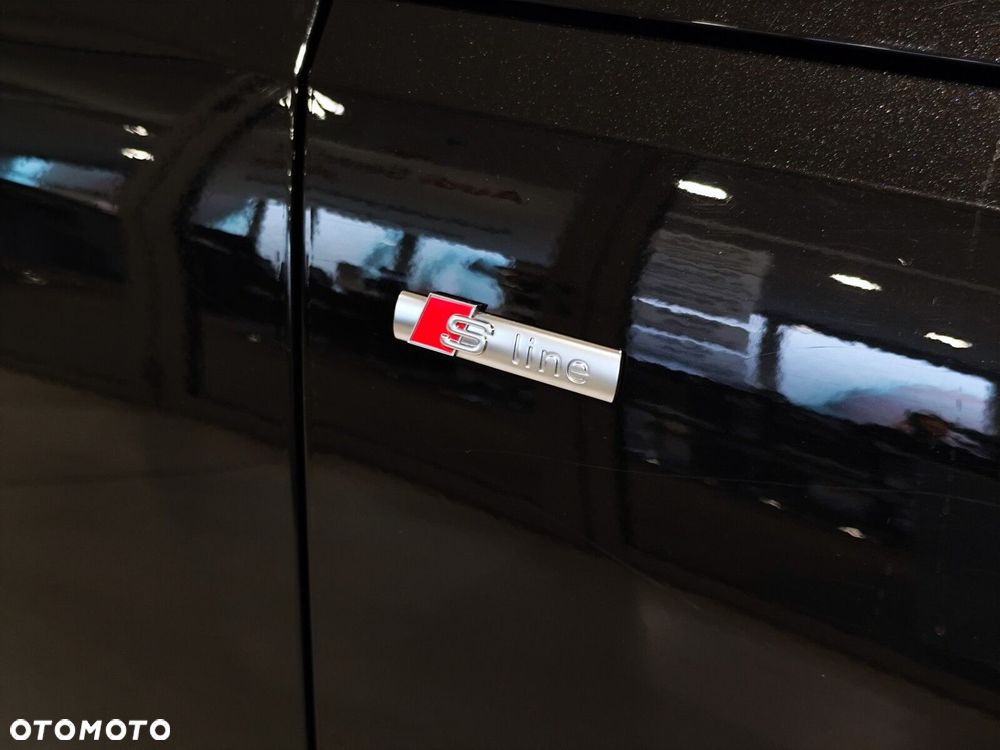 Audi A4 Limousine - 12