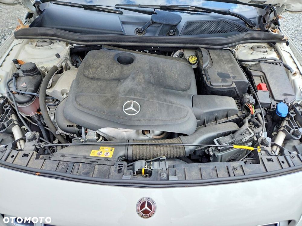 Mercedes-Benz GLA 250 4-Matic - 11