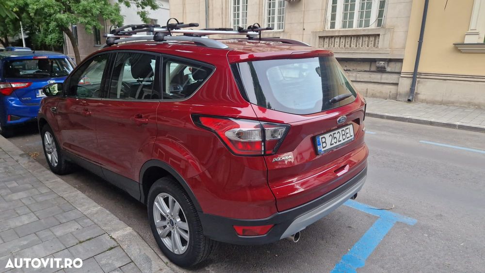 Ford Kuga - 10