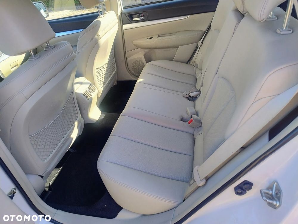 Subaru Legacy 2.5i Comfort Navi - 13