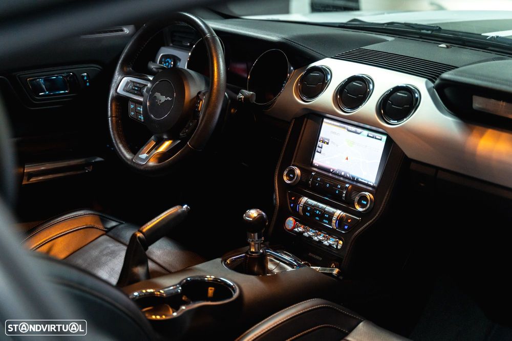 Ford Mustang 2.3i EcoBoost - 13
