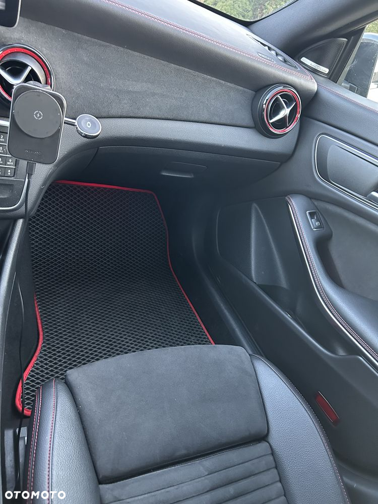Mercedes-Benz CLA AMG 45 4-Matic - 14