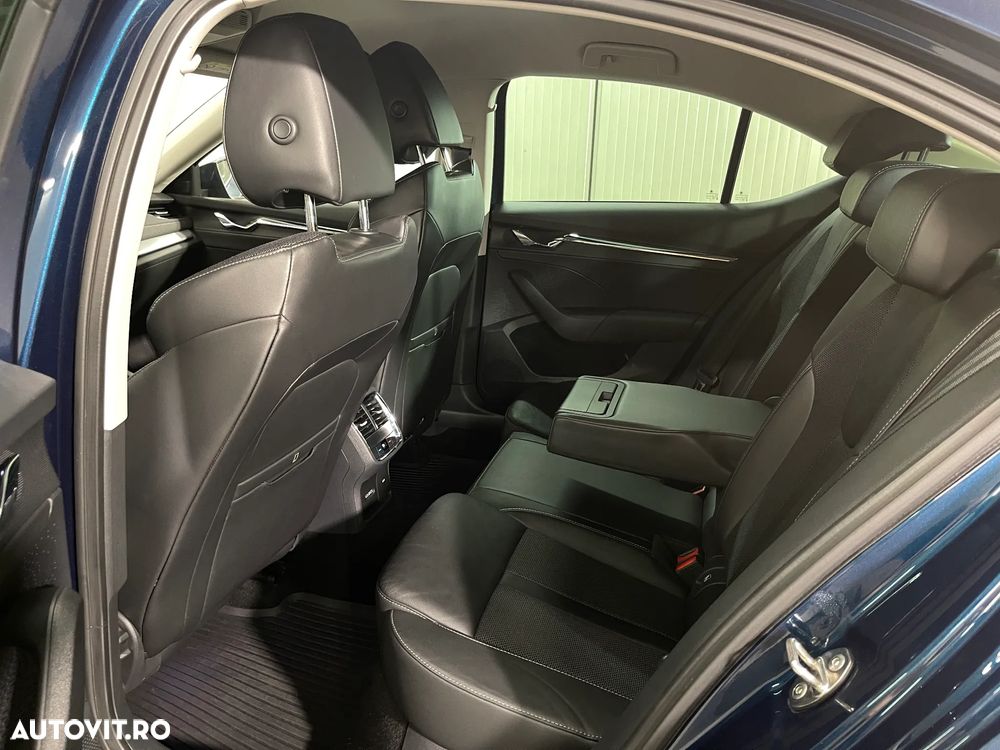 Skoda Octavia 2.0 TDI DSG Style - 12