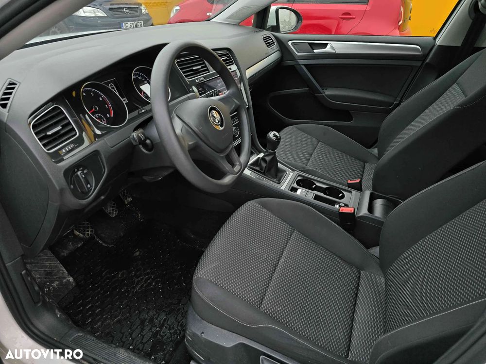 Volkswagen Golf - 12