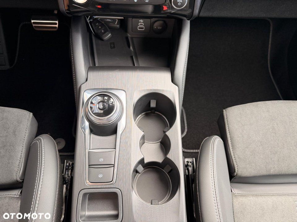 Ford Kuga - 12