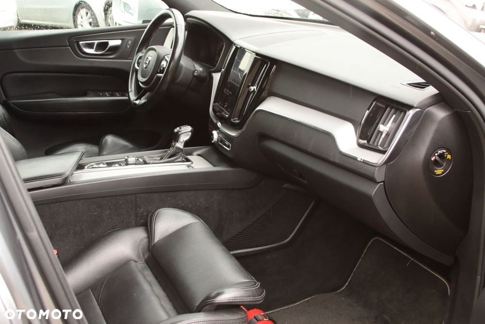 Volvo XC 60 D4 Geartronic RDesign - 17