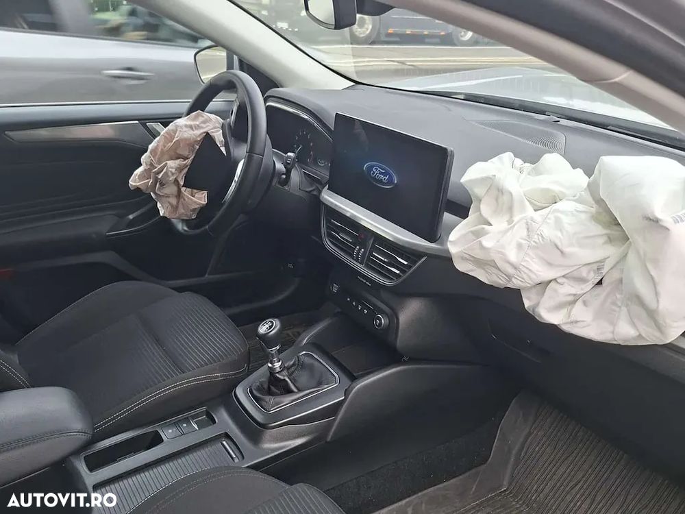 Ford Focus 1.0 EcoBoost Titanium - 5