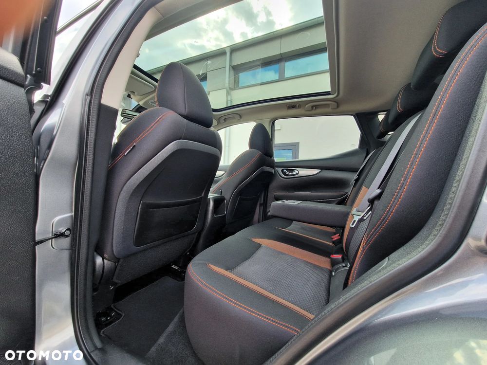 Nissan Qashqai 1.3 DIG-T N-WAY - 24