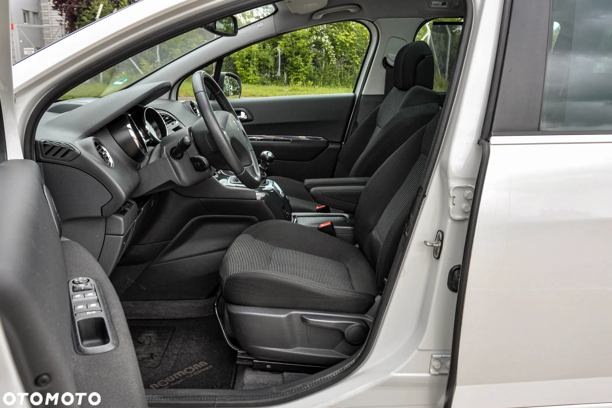 Peugeot 5008 1.6 THP Premium - 7