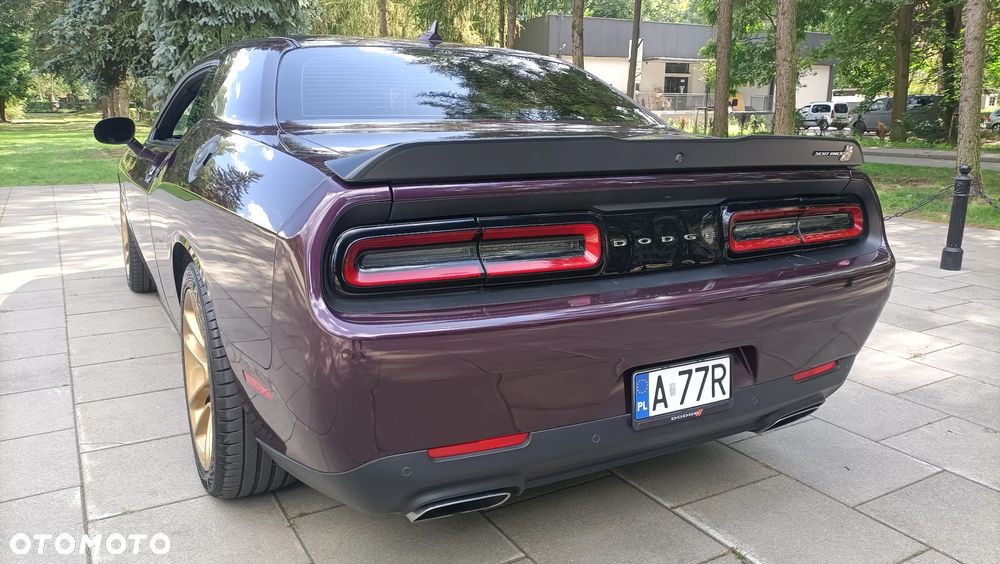 Dodge Challenger - 13