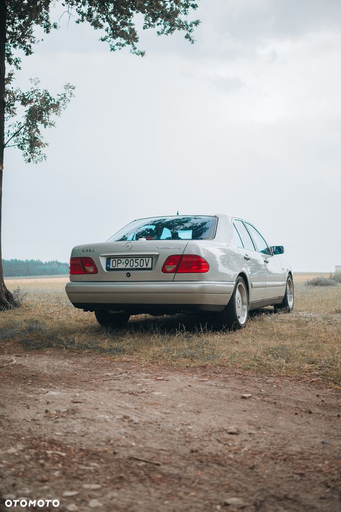 Mercedes-Benz Klasa E - 7