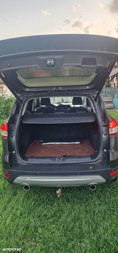 Ford Kuga 2.0 TDCi Powershift 4WD Titanium - 3