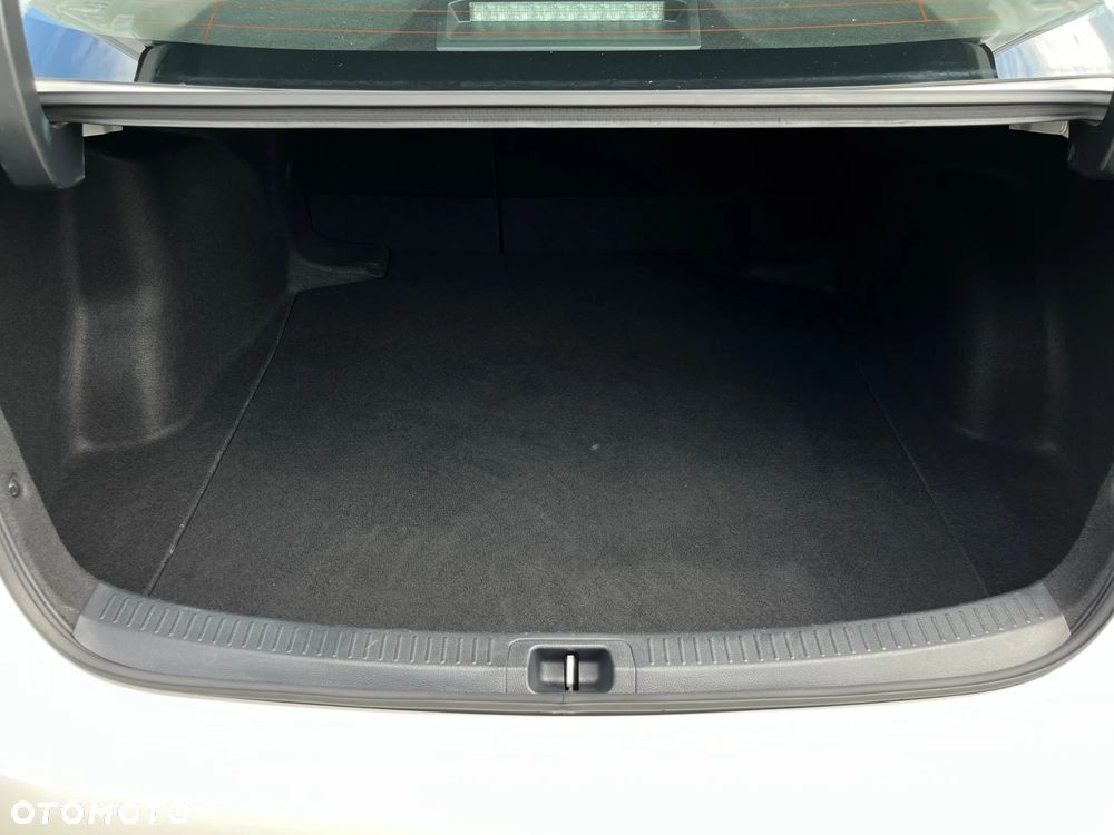 Toyota Corolla 1.5 Comfort - 12