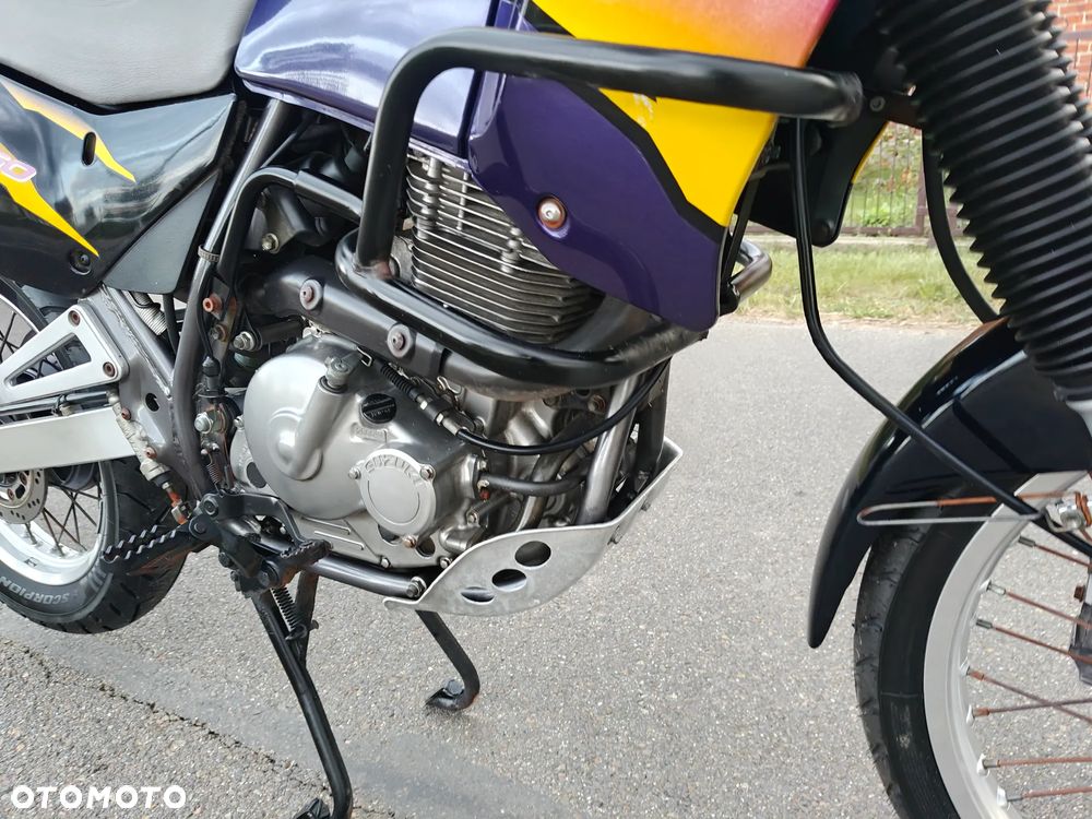 Suzuki DR - 18