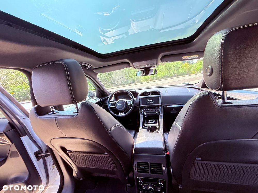 Jaguar F-Pace 3.0 TDV6 AWD R-Sport - 6