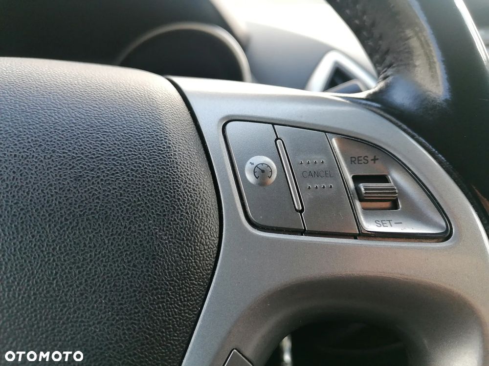 Hyundai ix35 2.0 CRDi 4WD Premium - 17