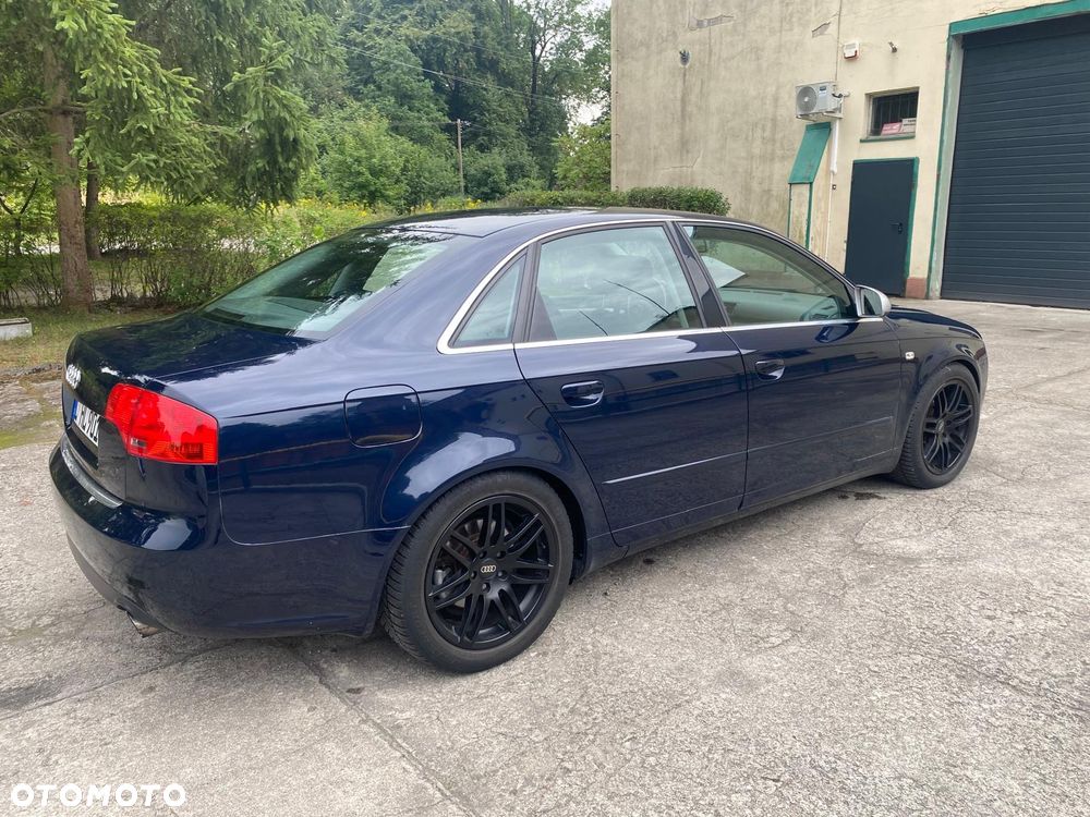 Audi A4 Limousine - 9