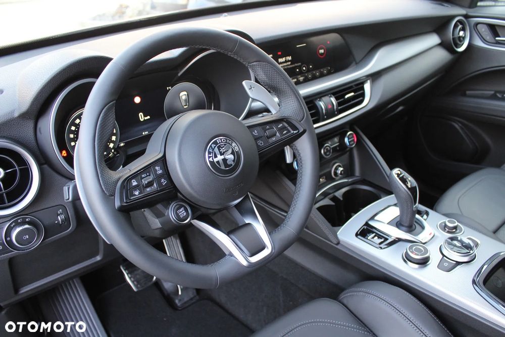 Alfa Romeo Stelvio 2.0 Turbo Veloce Q4 - 25