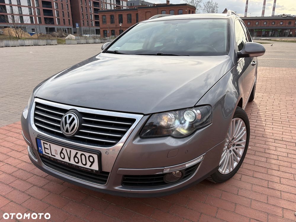 Volkswagen Passat - 1