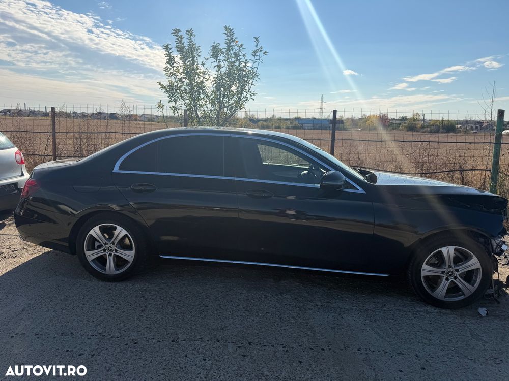 Mercedes-Benz E - 10