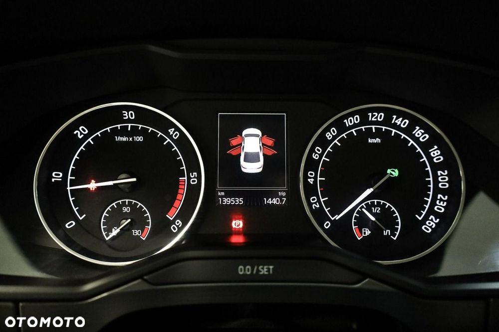 Skoda Superb 2.0 TDI SCR Style DSG - 16