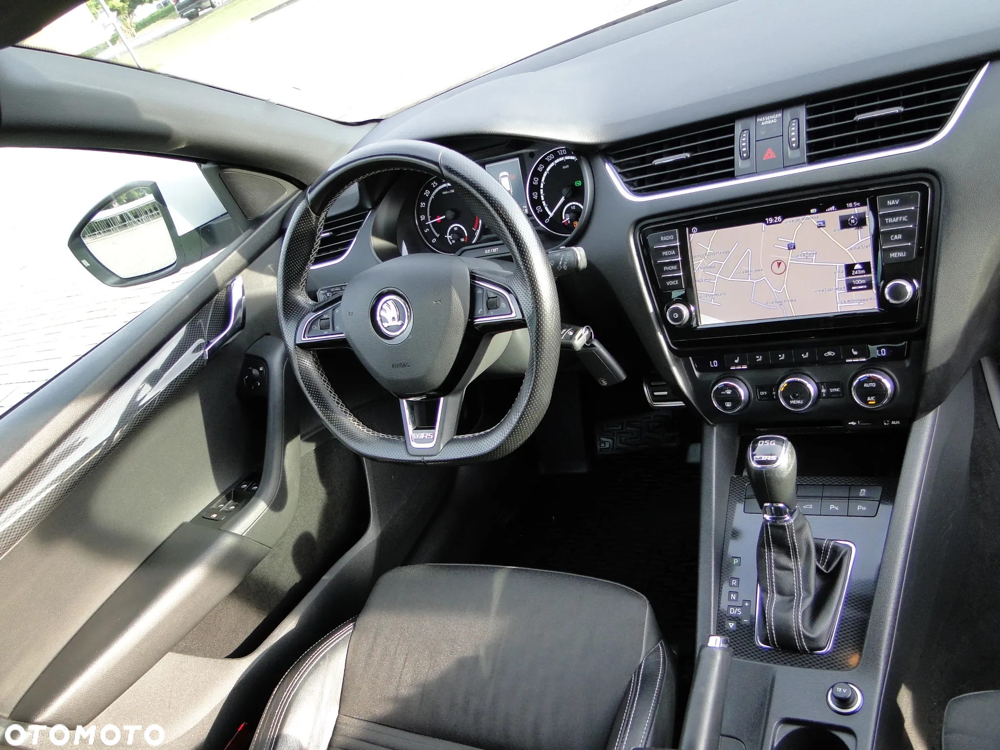Skoda Octavia Combi 2.0 TDI DSG RS - 8
