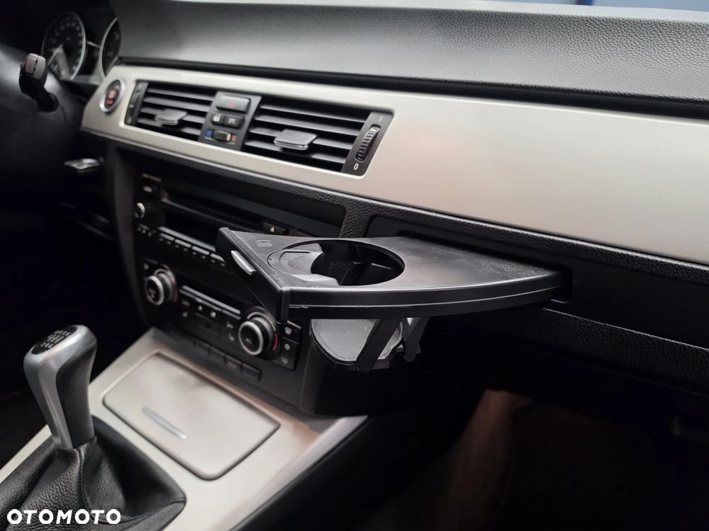 BMW Seria 3 318i Edition Exclusive - 34