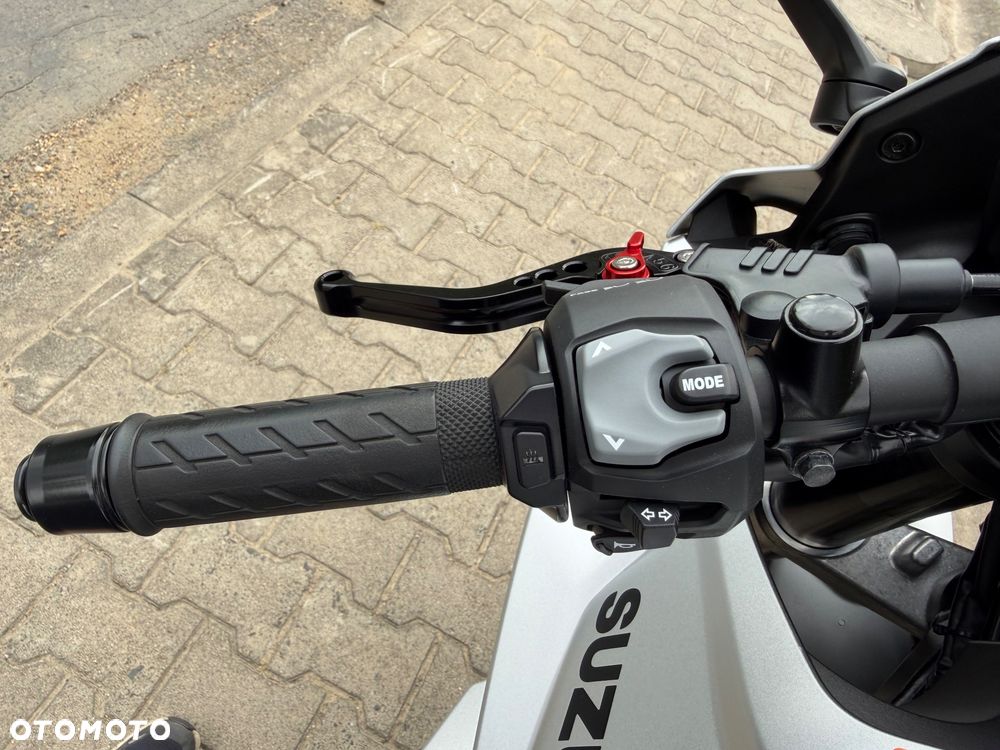 Suzuki GSX - 11