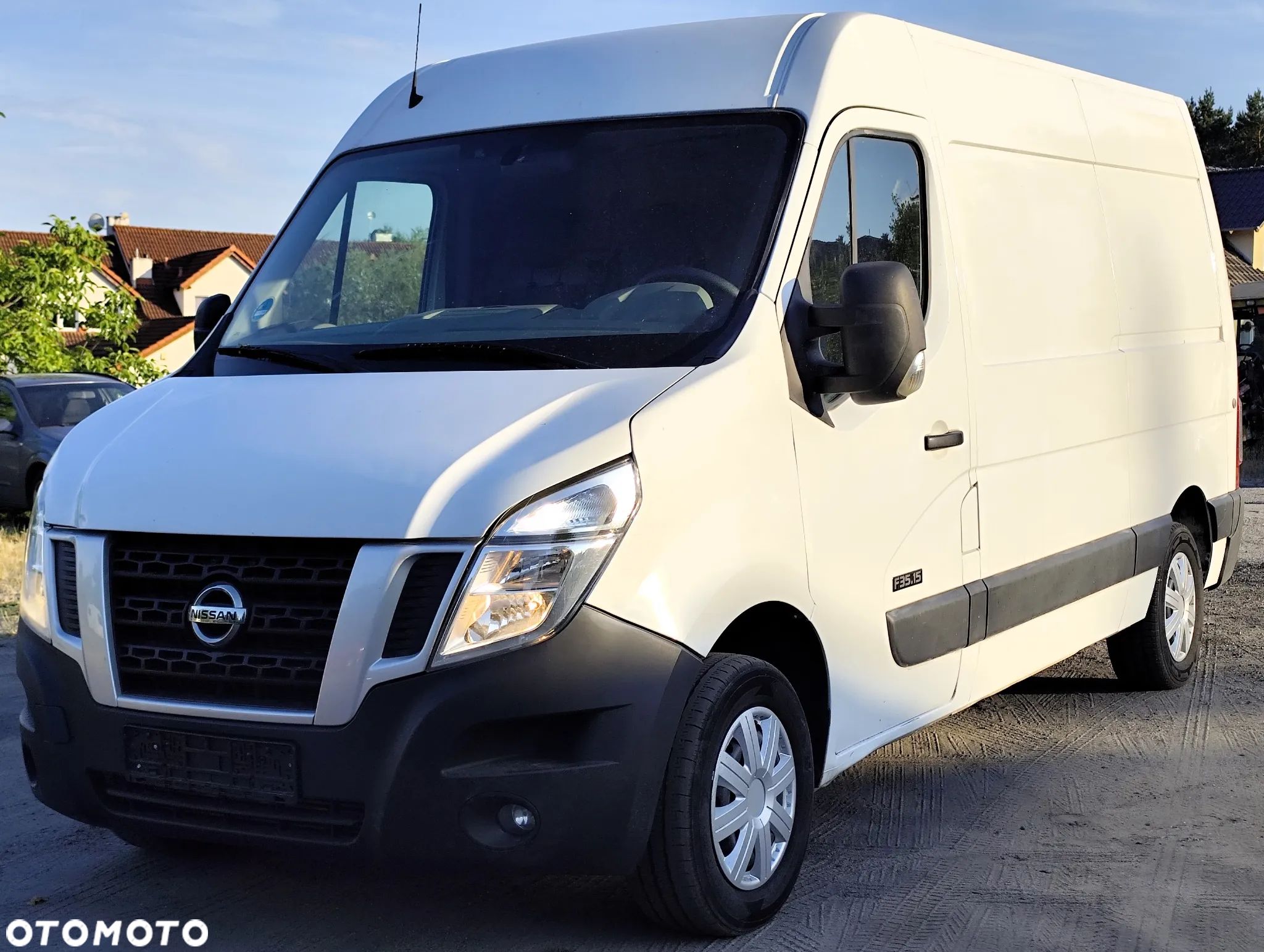 Nissan NV400 - 1