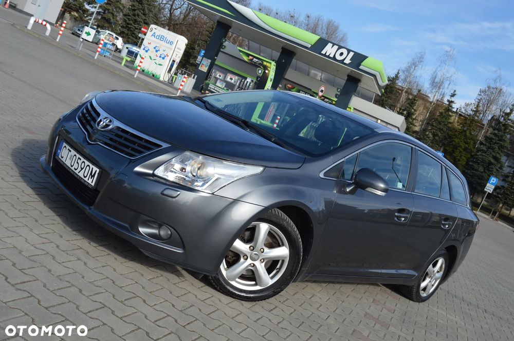 Toyota Avensis 2.0 D-4D Sol - 23