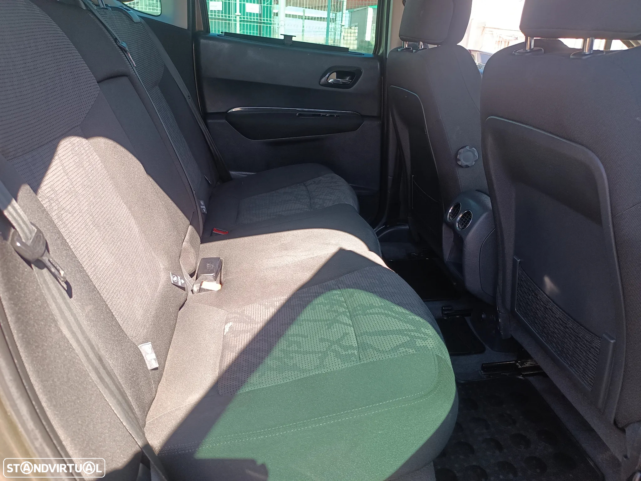 Peugeot 3008 1.6 HDi Sport CMP6 - 23
