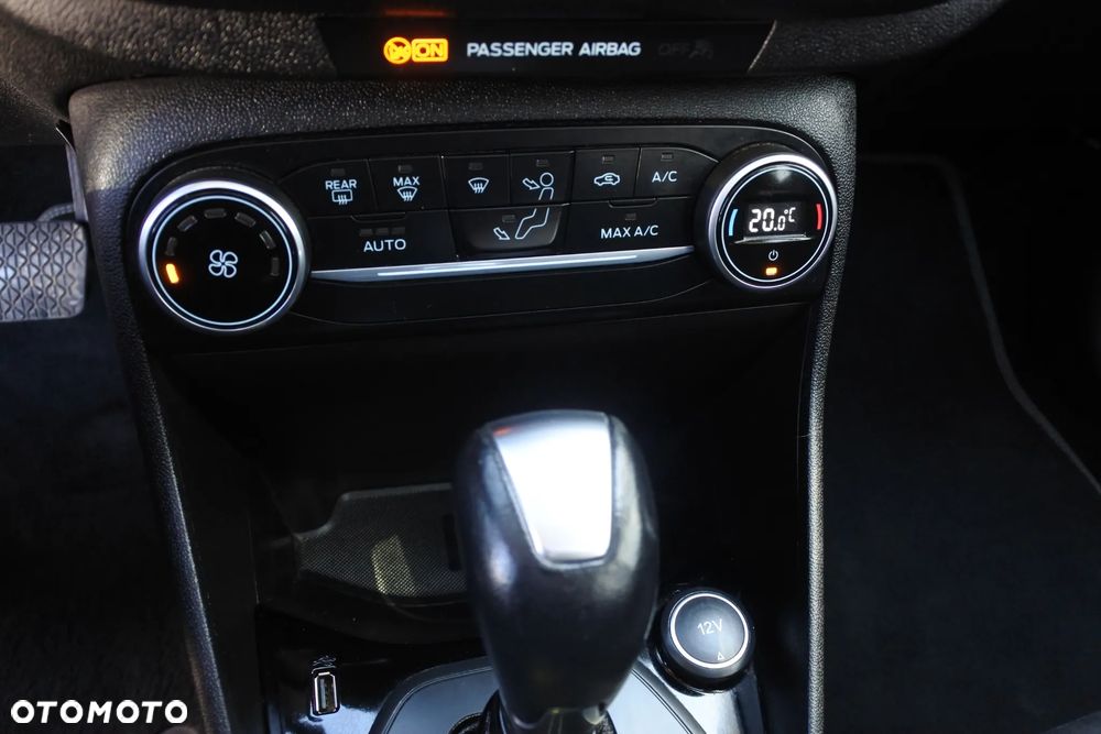 Ford Fiesta 1.0 EcoBoost S&S TITANIUM X - 19