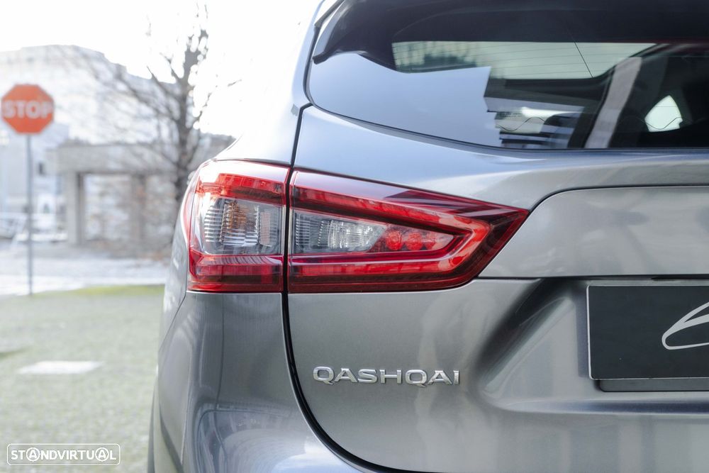 Nissan Qashqai 1.3 DIG-T N-Connecta - 17