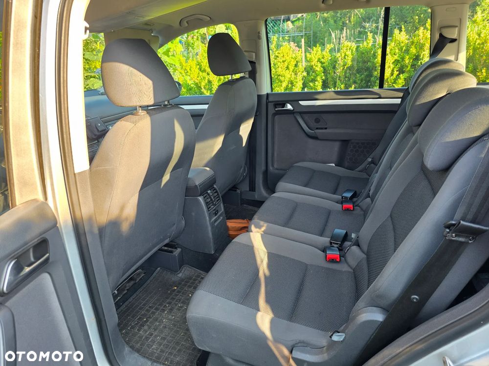 Volkswagen Touran 1.6 TDI DPF BlueMotion Technology Trendline - 6