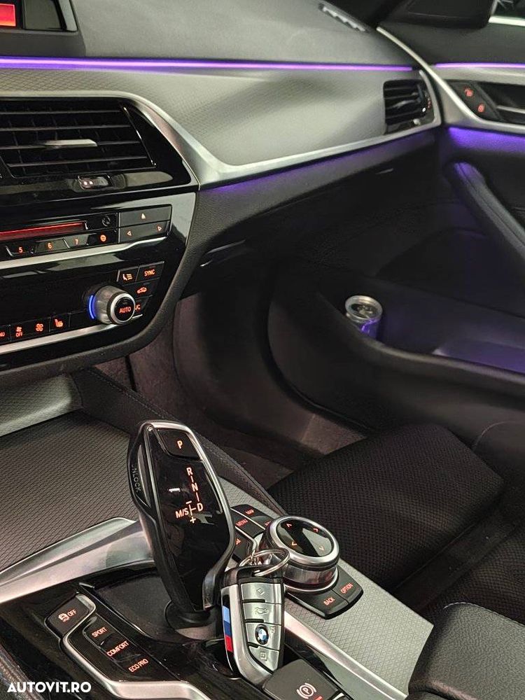 BMW Seria 5 540i AT - 17