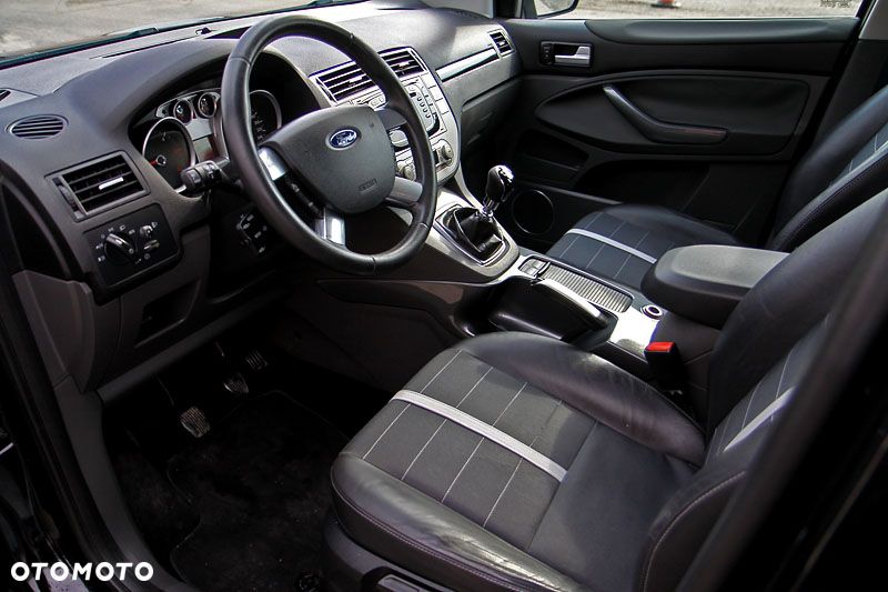 Ford Kuga 2.0 TDCi 4x4 Titanium - 8