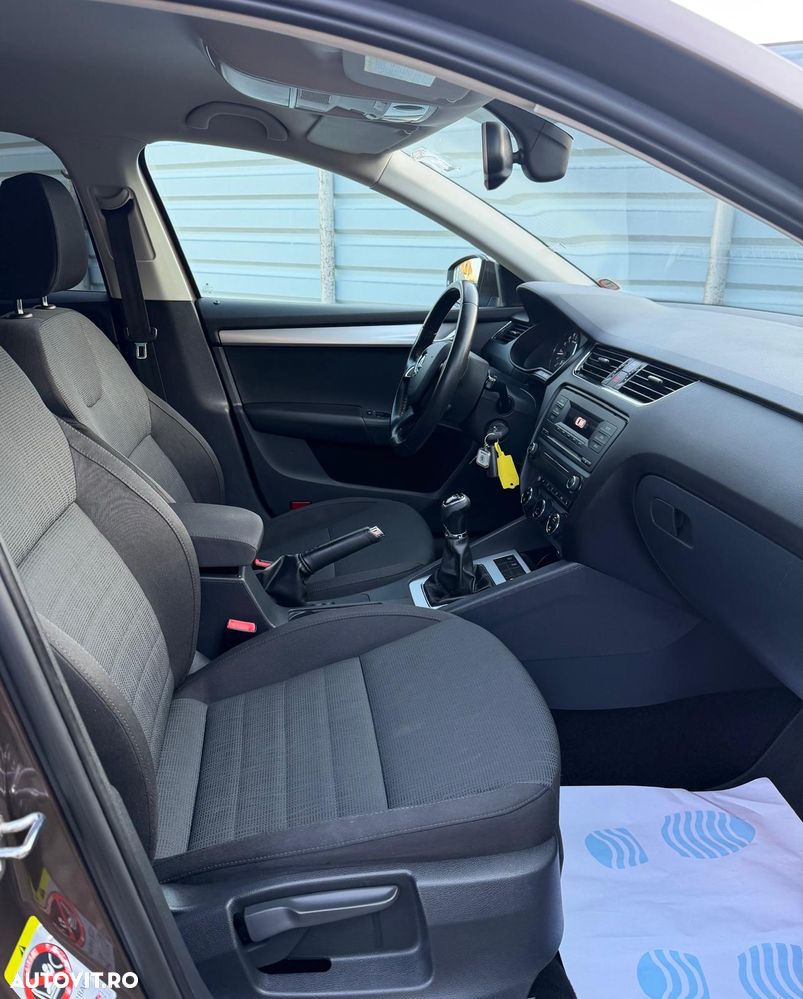 Skoda Octavia 1.6 TDI DPF Elegance - 7
