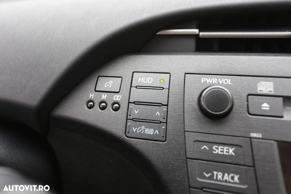 Toyota Prius (Hybrid) Sol - 16