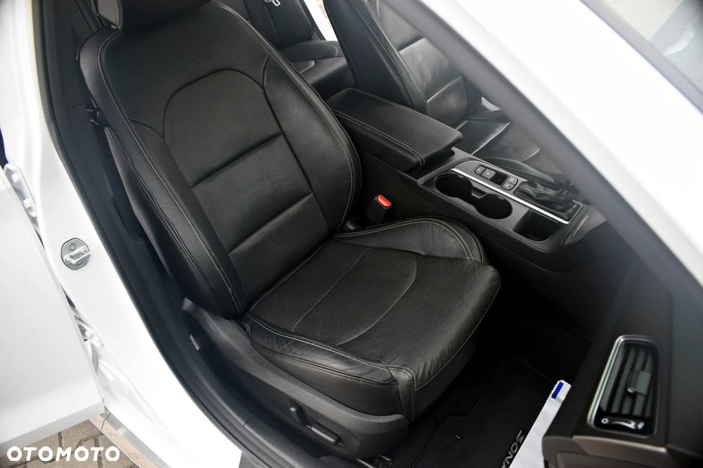 Hyundai Sonata - 35