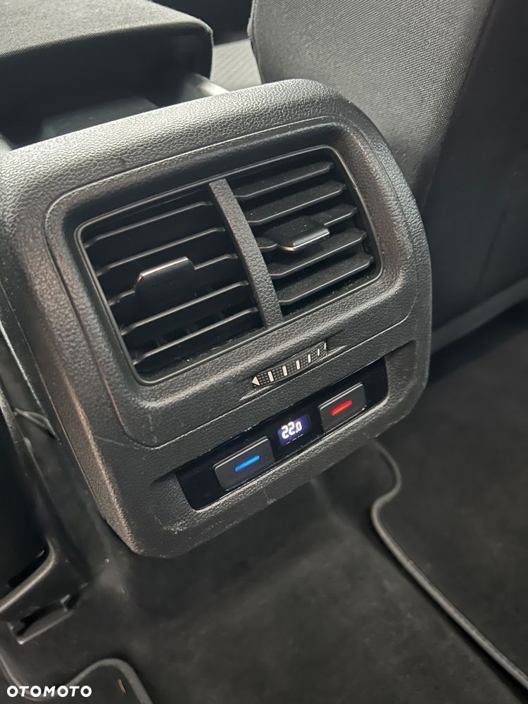 Volkswagen Touran 2.0 TDI BMT United DSG - 38