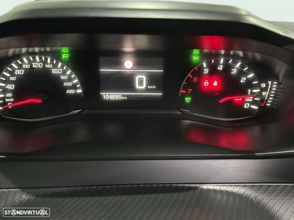 Peugeot 2008 1.2 PureTech Allure - 12