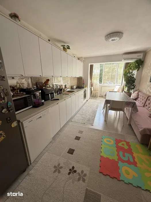 Apartament 3 camere, 60 mp,balcon, 2 parcari, zona Florilor — fotografia 1