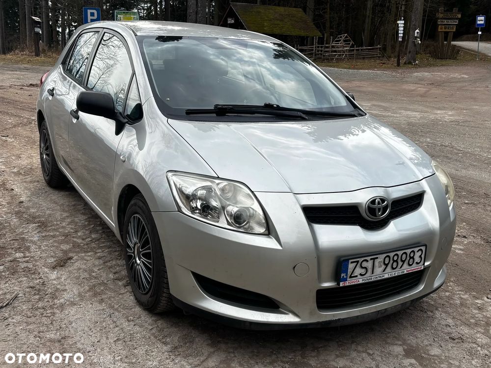 Toyota Auris 1.33 VVT-i Terra - 1
