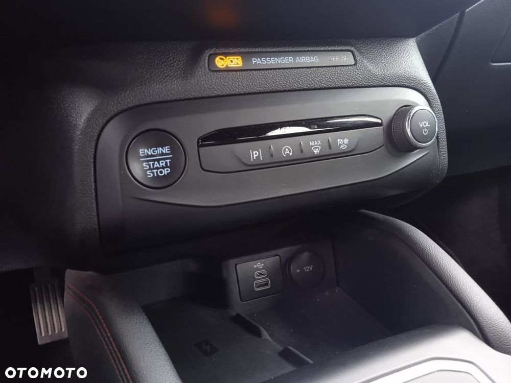Ford Focus 1.0 EcoBoost mHEV ST-Line X - 29