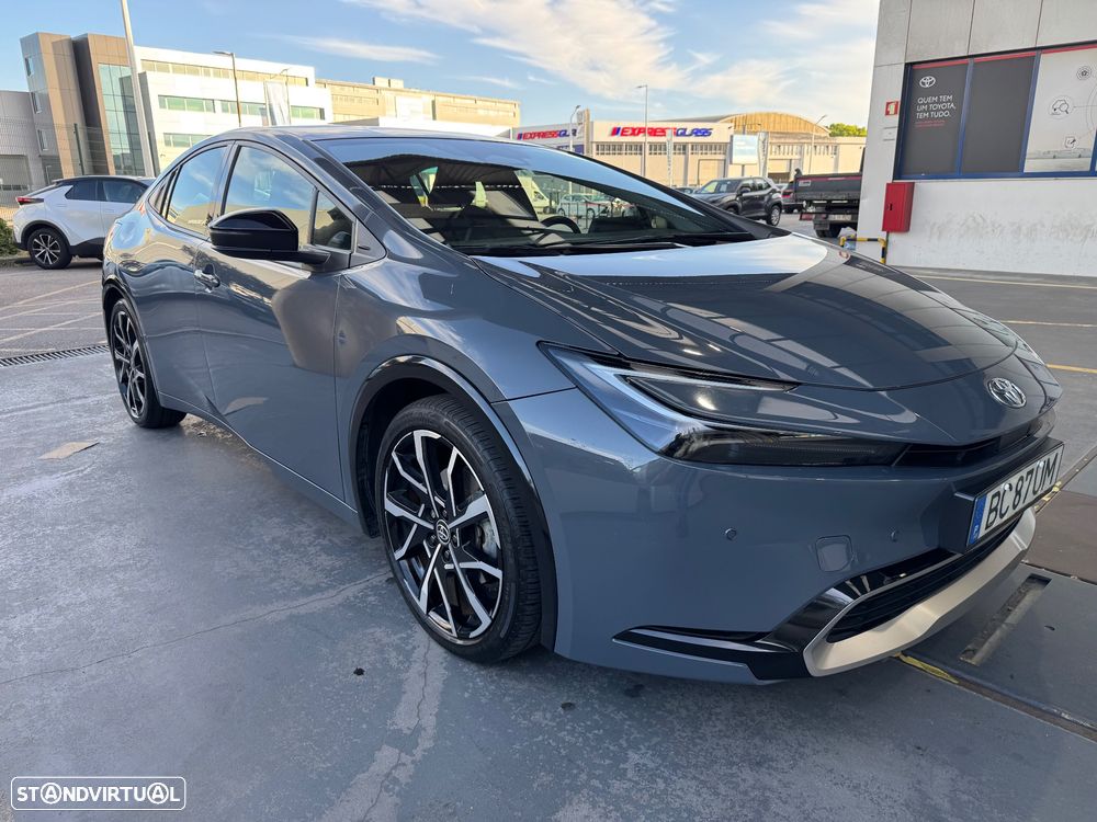 Toyota Prius 2.0 Plug-in Luxury - 3