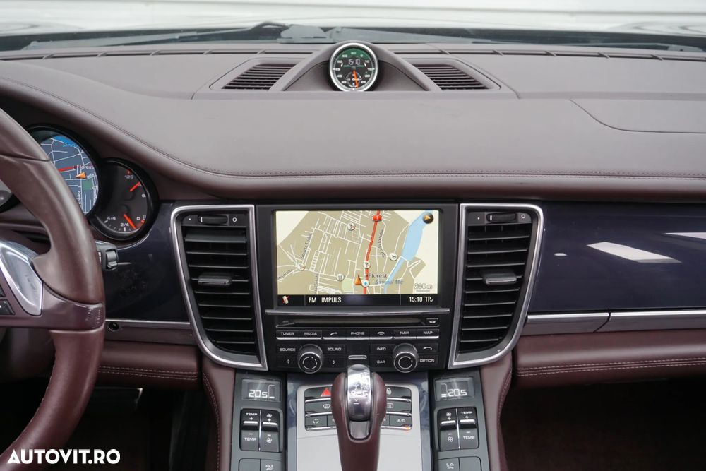 Porsche Panamera - 25