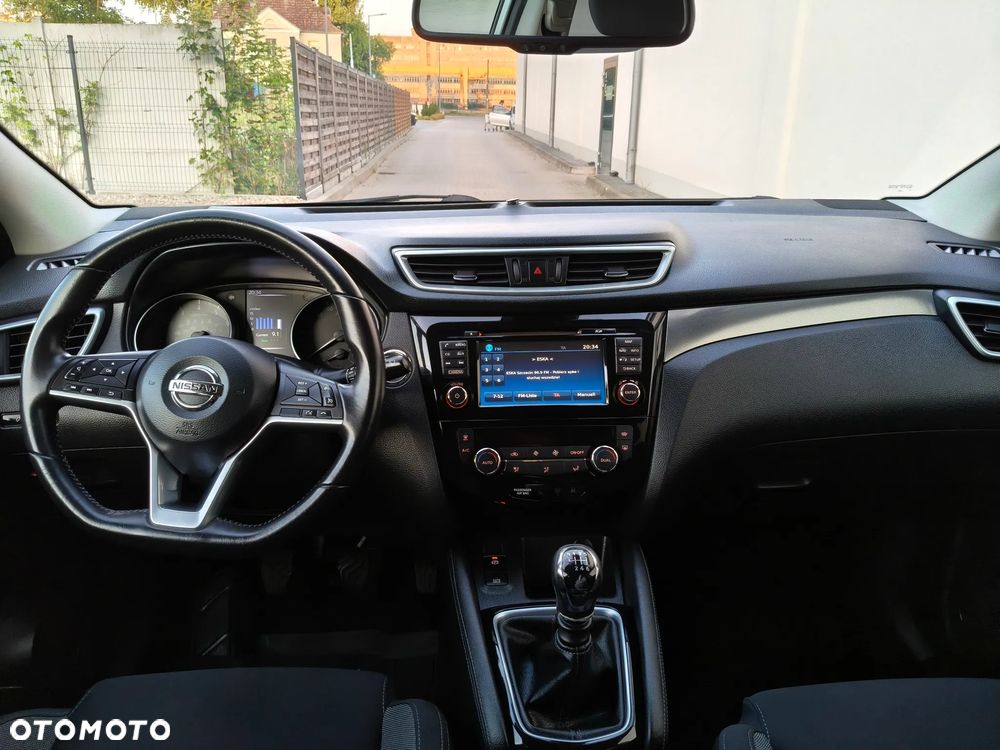 Nissan Qashqai 1.2 DIG-T N-Connecta EU6 - 10