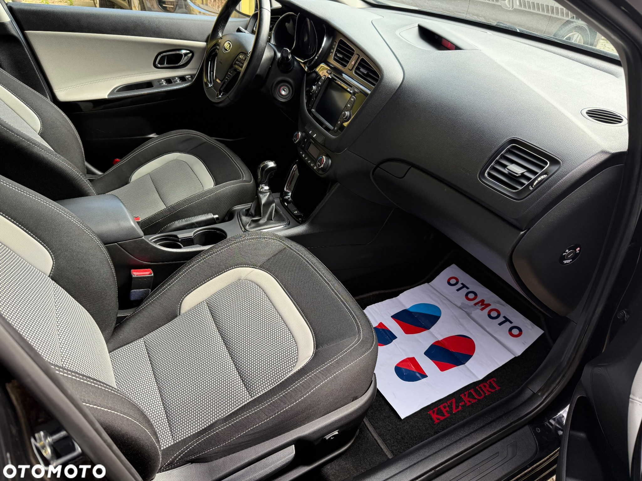 Kia Ceed - 16