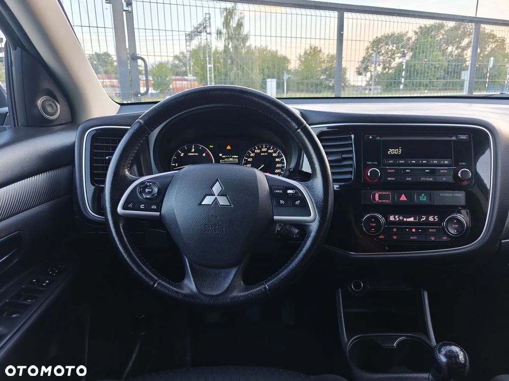 Mitsubishi Outlander 2.2 DI-D 2WD Invite - 29