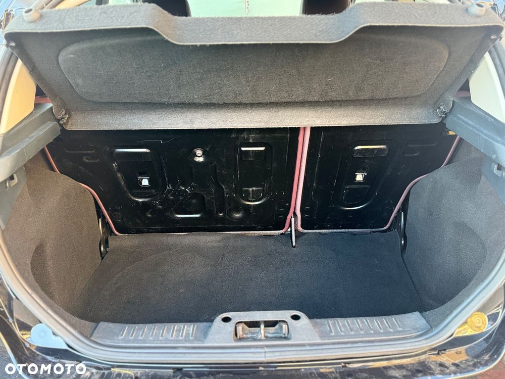 Ford Fiesta - 17